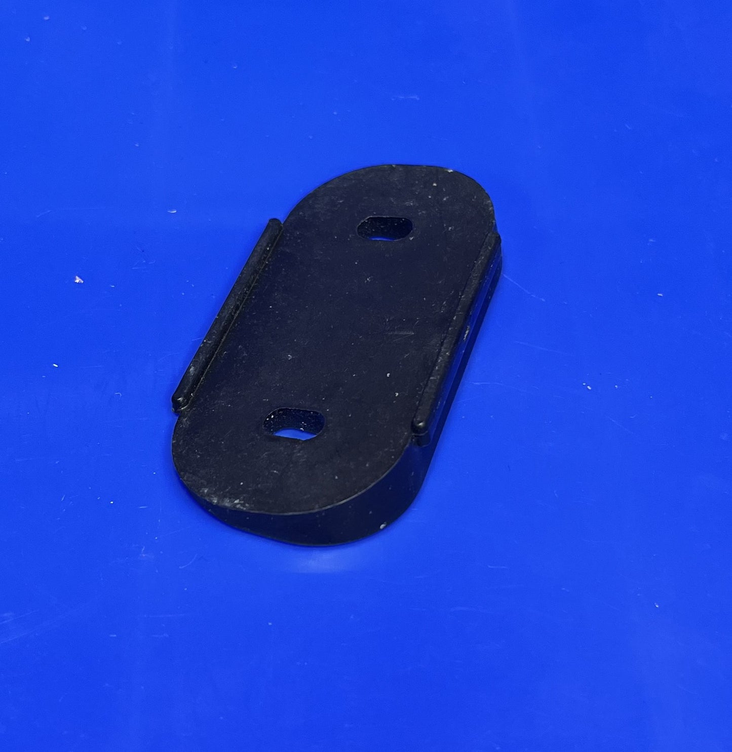Harken wedge, angled backing plate for cam cleat